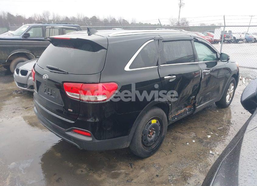 Photo 4 of 2017 Kia Sorento 2.4L LX (VIN 5XYPG4A30HG277361)