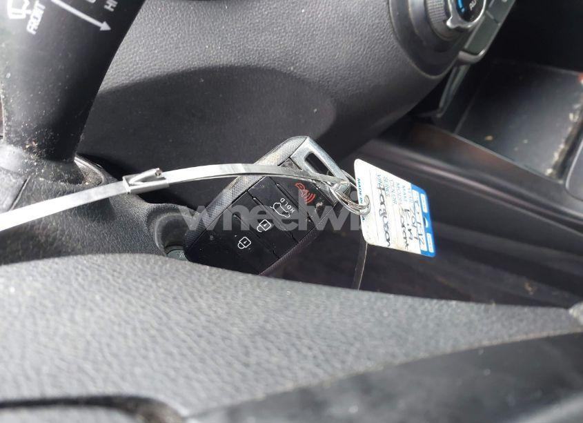 Photo 11 of 2017 Kia Sorento 2.4L LX (VIN 5XYPG4A30HG277442)