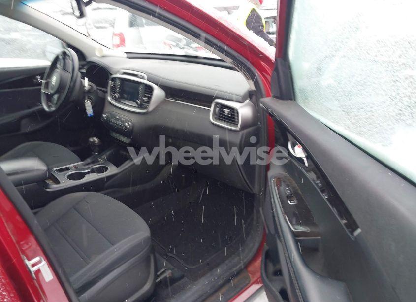 Photo 5 of 2017 Kia Sorento 2.4L LX (VIN 5XYPG4A30HG277442)