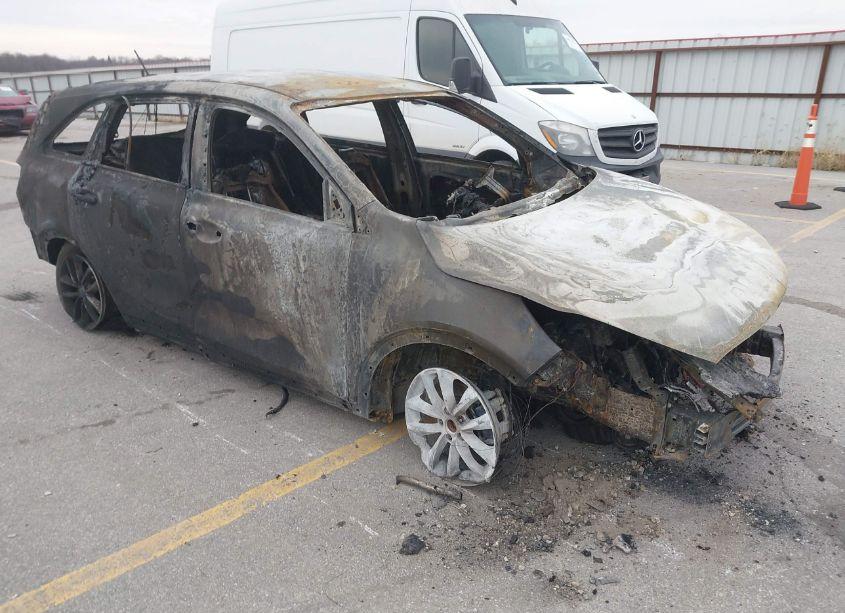 2017 Kia Sorento 2.4L L (VIN 5XYPG4A30HG285380) main photo