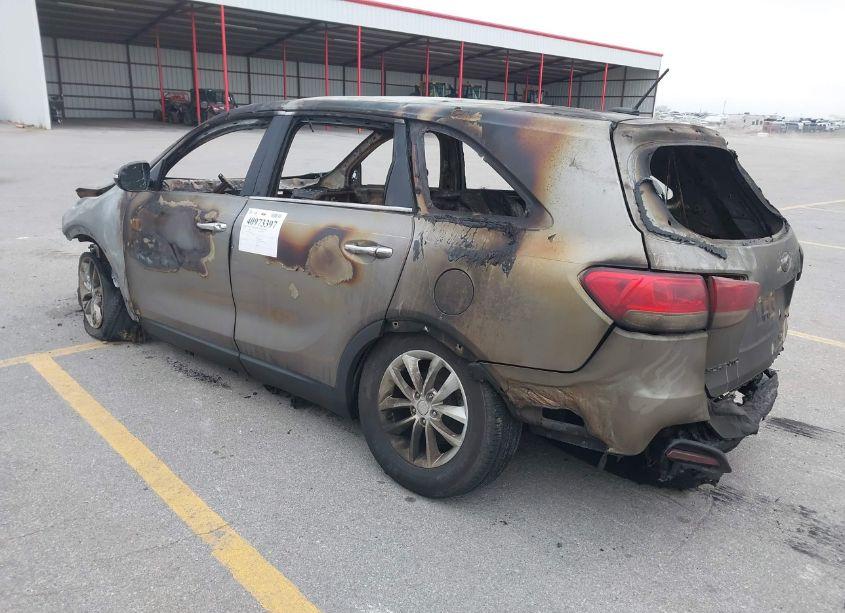 Photo 3 of 2017 Kia Sorento 2.4L L (VIN 5XYPG4A30HG285380)