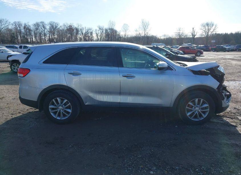 Photo 12 of 2017 Kia Sorento 2.4L L (VIN 5XYPG4A30HG300170)