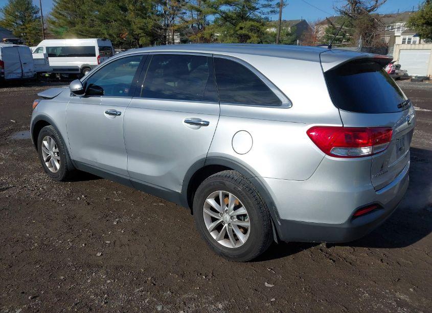 Photo 3 of 2017 Kia Sorento 2.4L L (VIN 5XYPG4A30HG300170)
