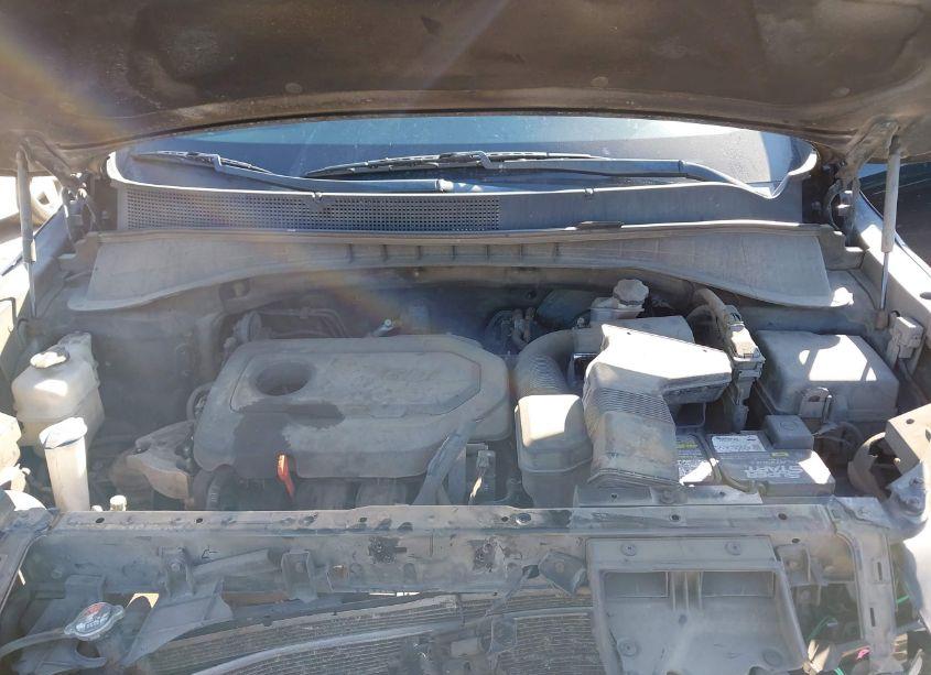 Photo 10 of 2018 Kia Sorento 2.4L LX (VIN 5XYPG4A30JG338634)