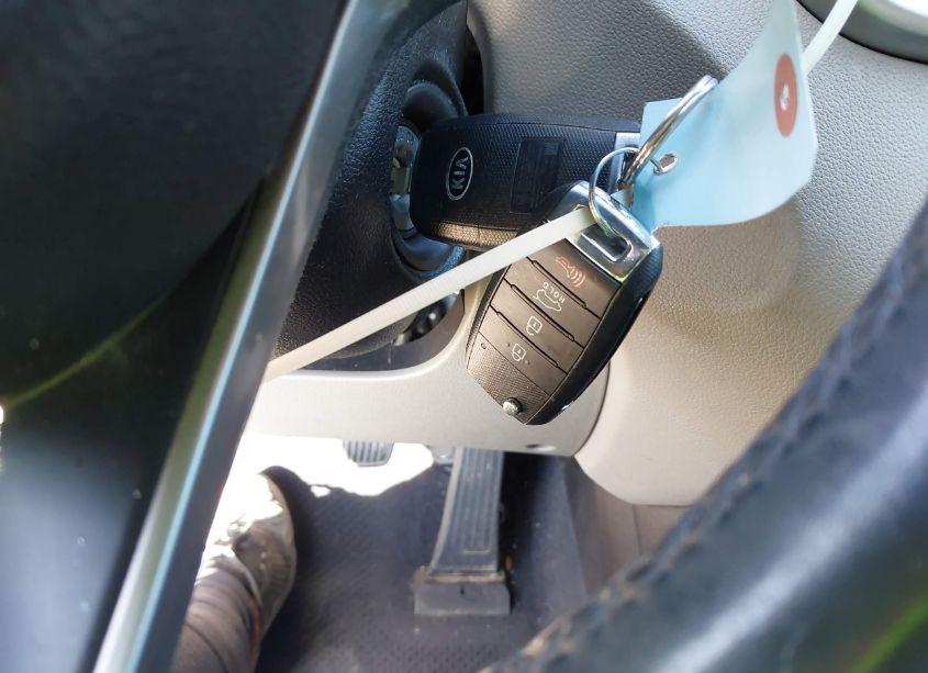 Photo 11 of 2018 Kia Sorento 2.4L LX (VIN 5XYPG4A30JG338634)