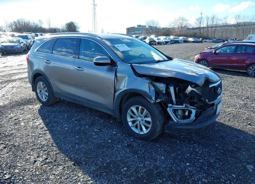 2018 Kia Sorento 2.4L LX (VIN 5XYPG4A30JG339525) main photo