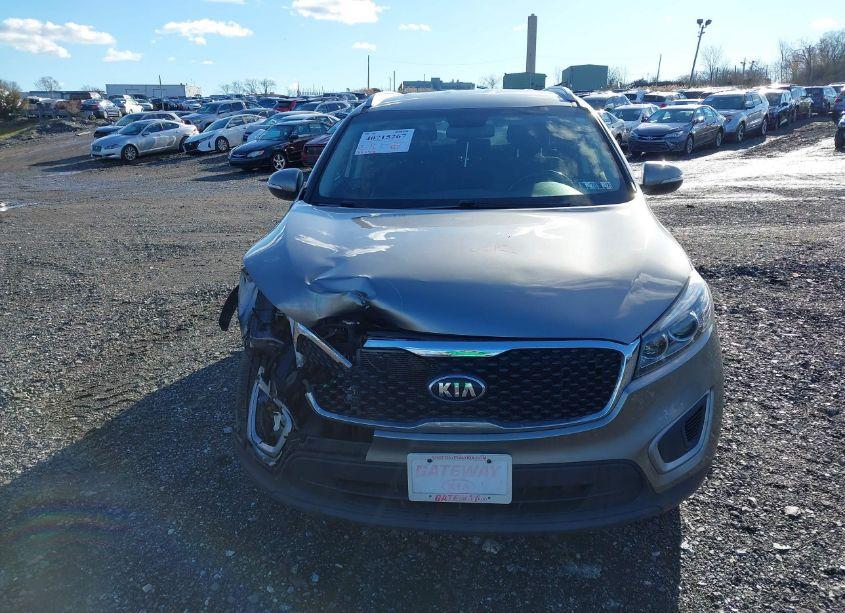 Photo 12 of 2018 Kia Sorento 2.4L LX (VIN 5XYPG4A30JG339525)