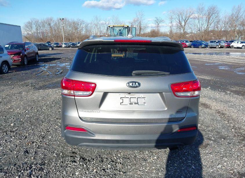 Photo 16 of 2018 Kia Sorento 2.4L LX (VIN 5XYPG4A30JG339525)