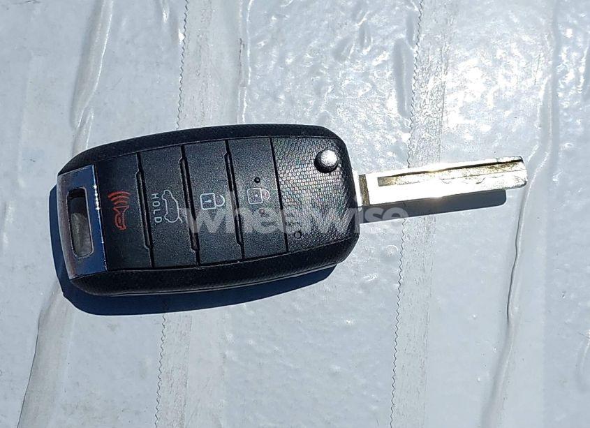 Photo 11 of 2018 Kia Sorento 2.4L LX (VIN 5XYPG4A30JG347530)