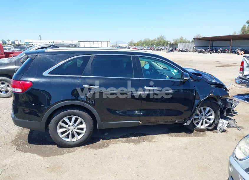 Photo 13 of 2018 Kia Sorento 2.4L LX (VIN 5XYPG4A30JG347530)