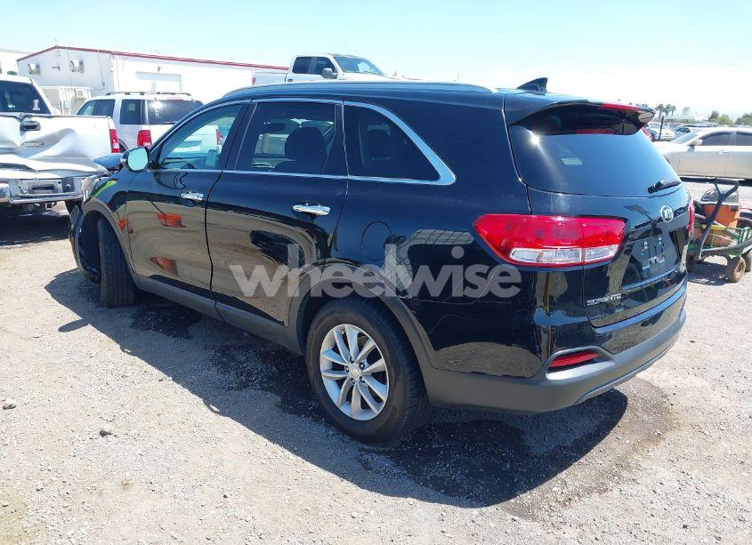Photo 3 of 2018 Kia Sorento 2.4L LX (VIN 5XYPG4A30JG347530)