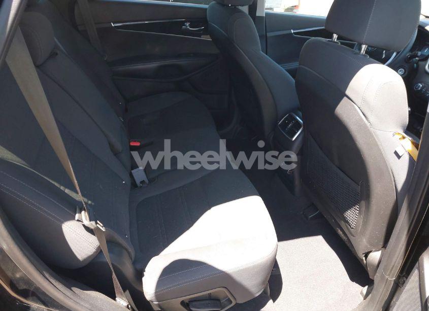 Photo 8 of 2018 Kia Sorento 2.4L LX (VIN 5XYPG4A30JG347530)