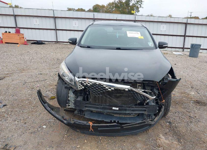 Photo 13 of 2018 Kia Sorento 2.4L L (VIN 5XYPG4A30JG350105)