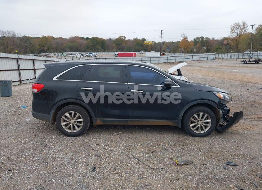 Photo 14 of 2018 Kia Sorento 2.4L L (VIN 5XYPG4A30JG350105)