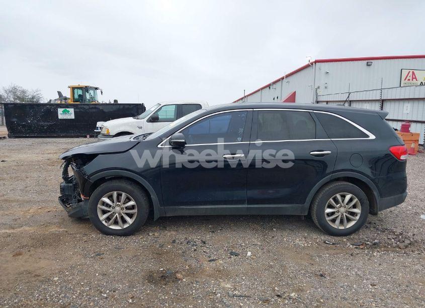 Photo 15 of 2018 Kia Sorento 2.4L L (VIN 5XYPG4A30JG350105)