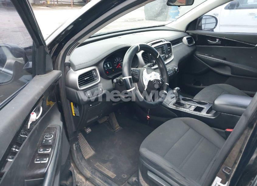 Photo 19 of 2018 Kia Sorento 2.4L L (VIN 5XYPG4A30JG350105)