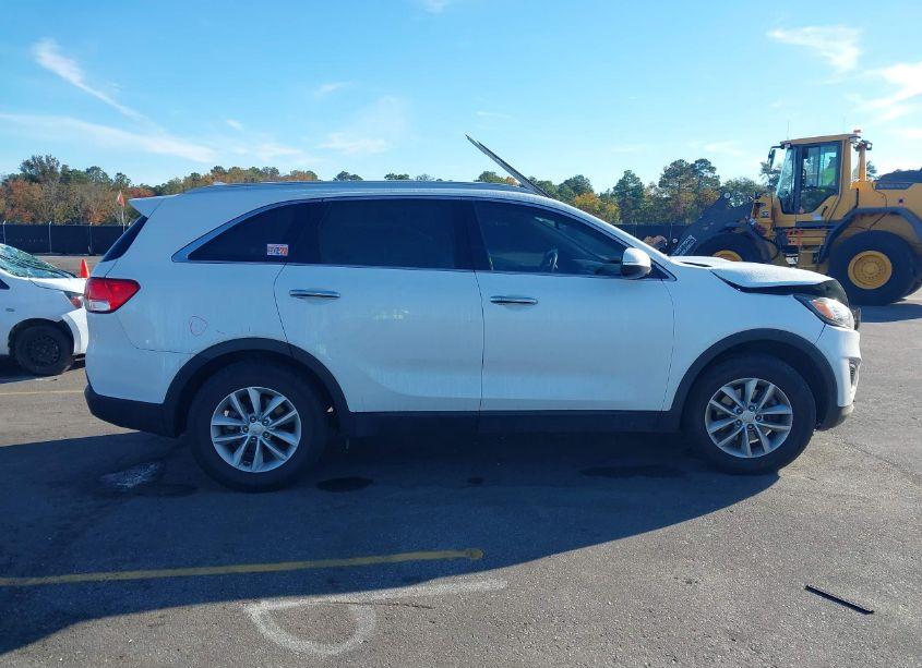 Photo 13 of 2018 Kia Sorento 2.4L LX (VIN 5XYPG4A30JG395061)