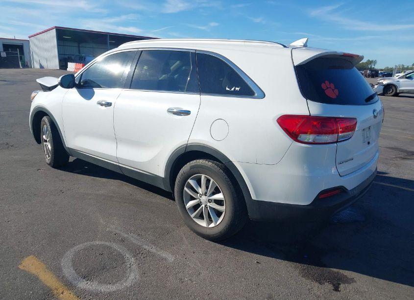 Photo 3 of 2018 Kia Sorento 2.4L LX (VIN 5XYPG4A30JG395061)