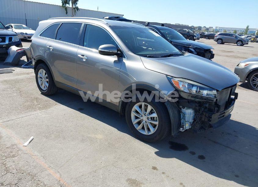 2018 Kia Sorento 2.4L LX (VIN 5XYPG4A30JG423344) main photo