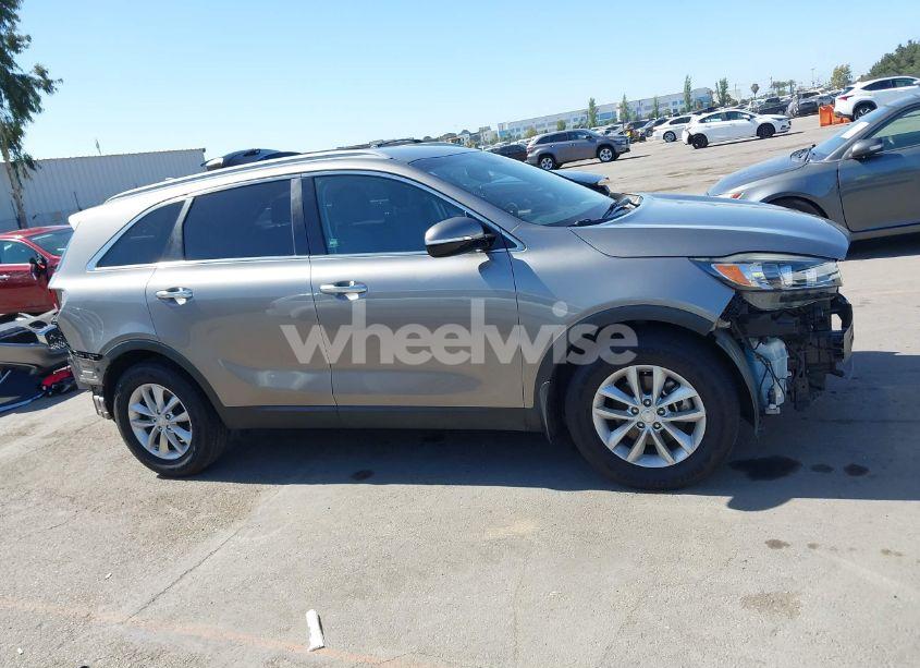 Photo 14 of 2018 Kia Sorento 2.4L LX (VIN 5XYPG4A30JG423344)
