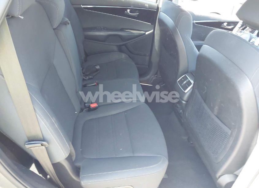 Photo 8 of 2018 Kia Sorento 2.4L LX (VIN 5XYPG4A30JG423344)