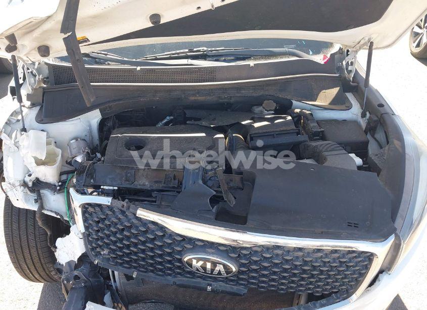 Photo 10 of 2018 Kia Sorento 2.4L LX (VIN 5XYPG4A30JG424882)