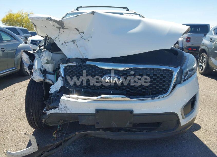 Photo 12 of 2018 Kia Sorento 2.4L LX (VIN 5XYPG4A30JG424882)