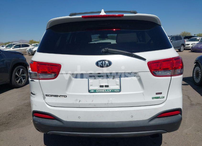 Photo 16 of 2018 Kia Sorento 2.4L LX (VIN 5XYPG4A30JG424882)