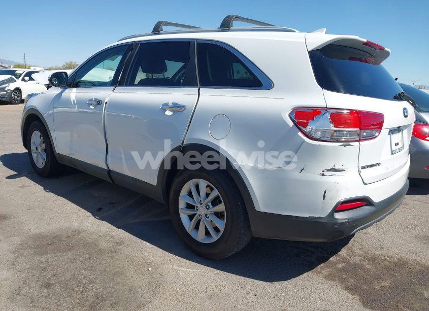 Photo 3 of 2018 Kia Sorento 2.4L LX (VIN 5XYPG4A30JG424882)
