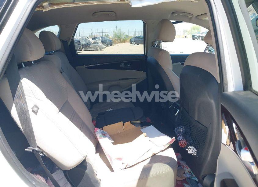 Photo 8 of 2018 Kia Sorento 2.4L LX (VIN 5XYPG4A30JG424882)