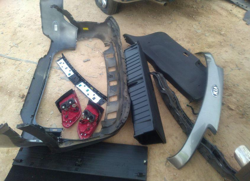 Photo 12 of 2018 Kia Sorento 2.4L L (VIN 5XYPG4A30JG425269)