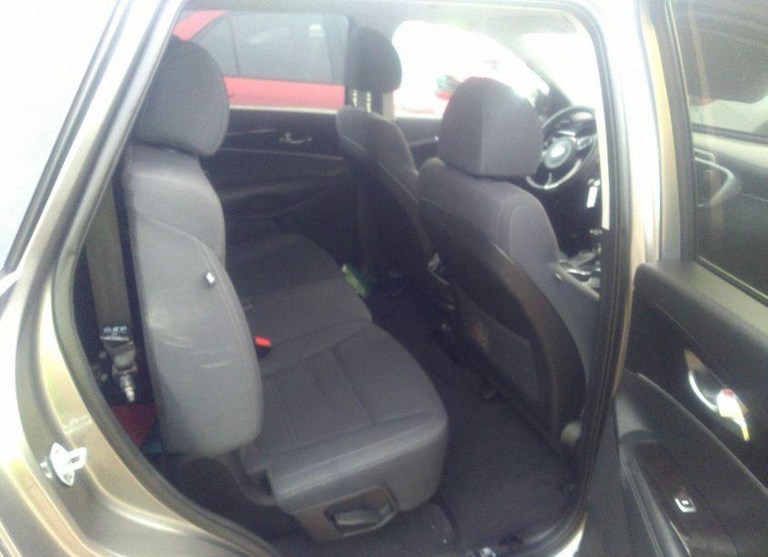 Photo 8 of 2018 Kia Sorento 2.4L L (VIN 5XYPG4A30JG425269)