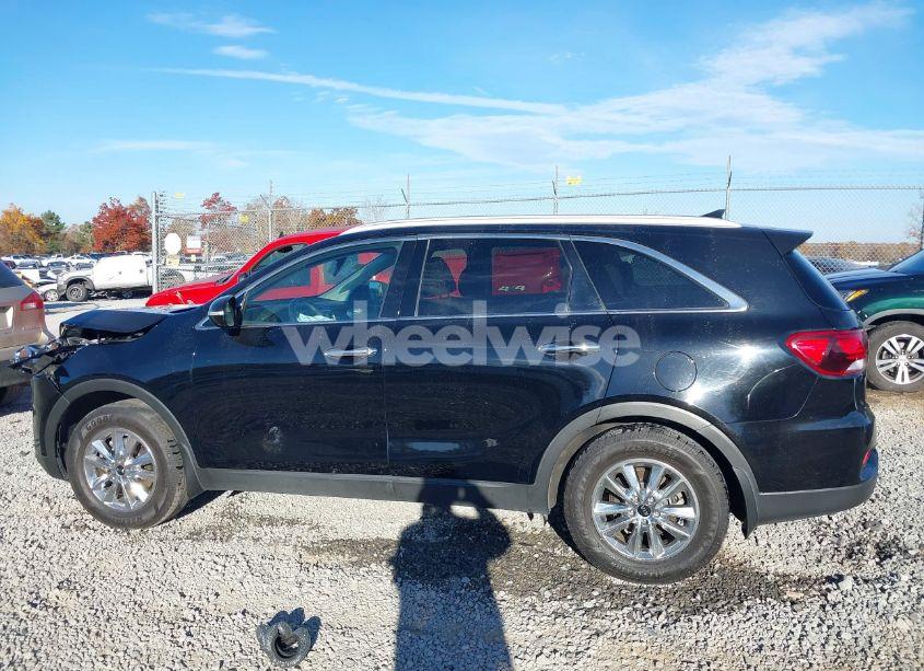 Photo 14 of 2019 Kia Sorento 2.4L LX (VIN 5XYPG4A30KG530542)