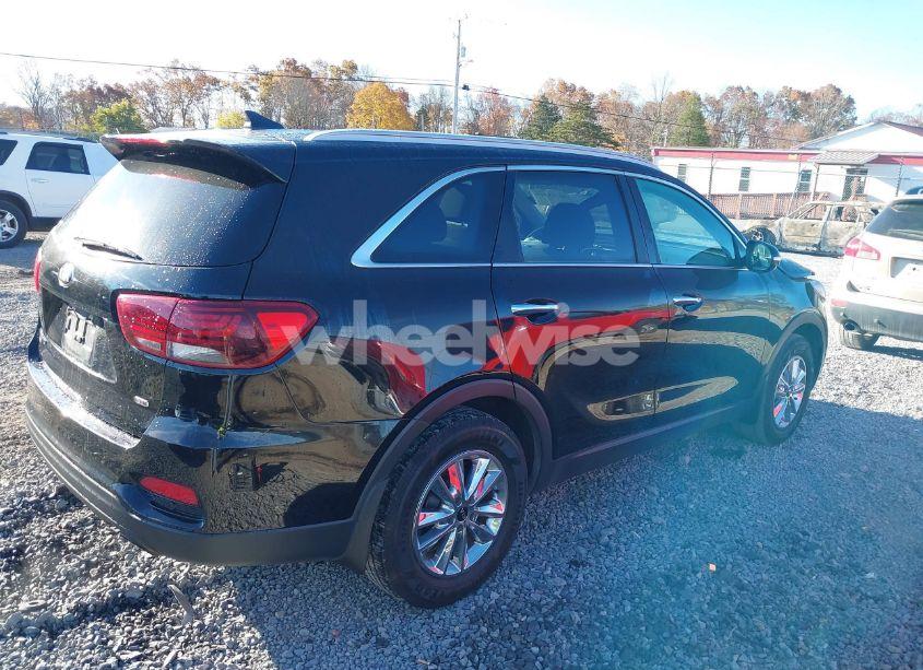 Photo 4 of 2019 Kia Sorento 2.4L LX (VIN 5XYPG4A30KG530542)