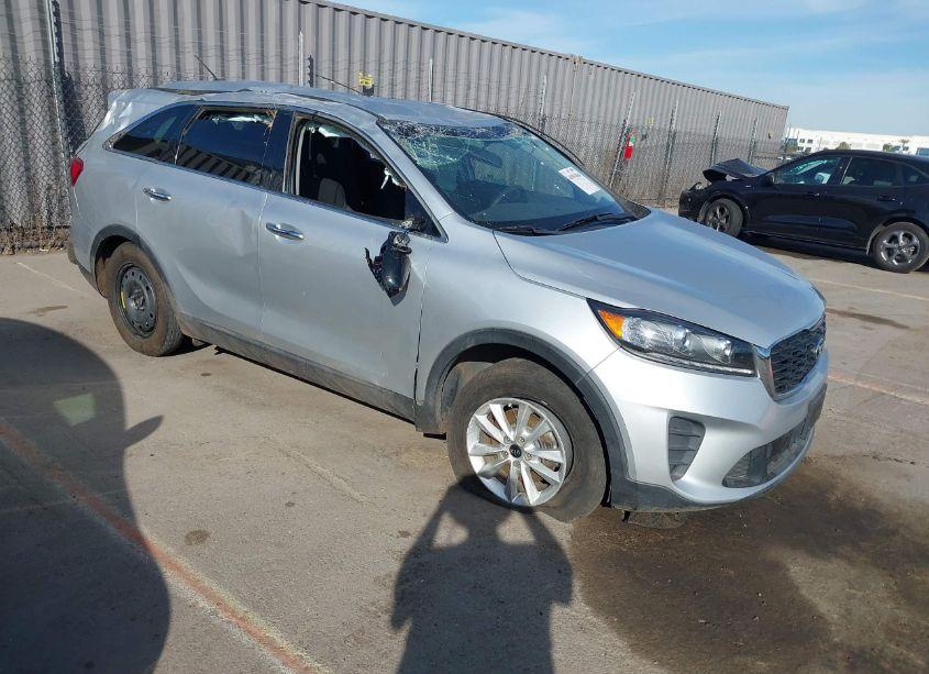 2019 Kia Sorento 2.4L L (VIN 5XYPG4A30KG567316) main photo
