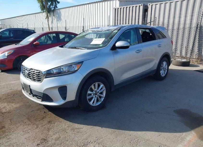 Photo 2 of 2019 Kia Sorento 2.4L L (VIN 5XYPG4A30KG567316)