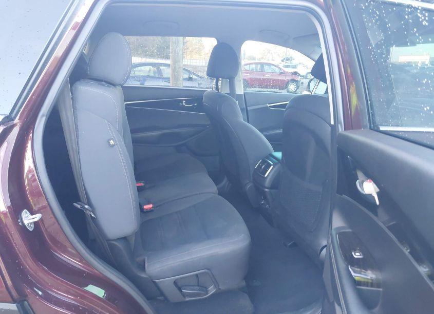 Photo 8 of 2019 Kia Sorento 2.4L LX (VIN 5XYPG4A30KG568806)