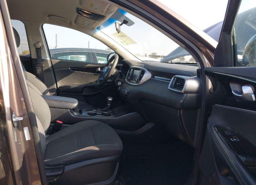 Photo 5 of 2020 Kia Sorento 2.4L LX (VIN 5XYPG4A30LG624485)