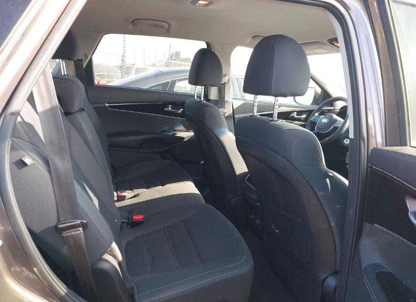 Photo 8 of 2020 Kia Sorento 2.4L LX (VIN 5XYPG4A30LG624485)
