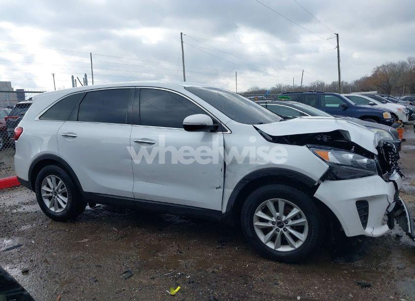 Photo 13 of 2020 Kia Sorento 2.4L LX (VIN 5XYPG4A30LG651606)
