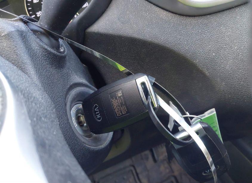 Photo 11 of 2020 Kia Sorento 2.4L L (VIN 5XYPG4A30LG653727)