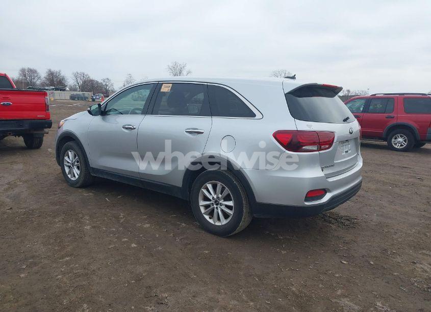 Photo 3 of 2020 Kia Sorento 2.4L L (VIN 5XYPG4A30LG656482)