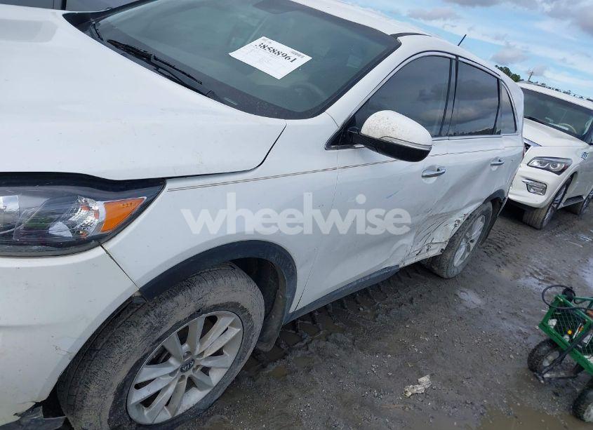 Photo 12 of 2020 Kia Sorento 2.4L LX (VIN 5XYPG4A30LG666591)