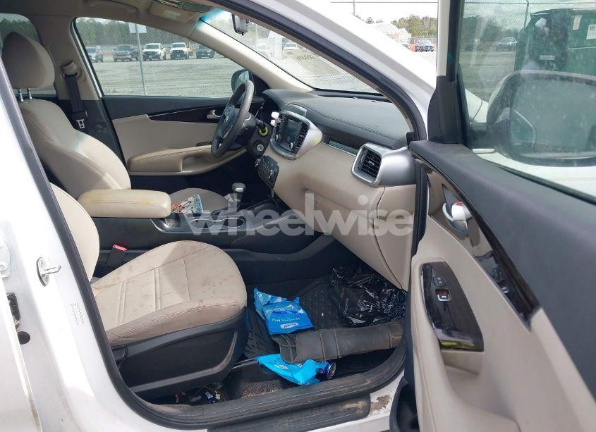 Photo 5 of 2020 Kia Sorento 2.4L LX (VIN 5XYPG4A30LG666591)