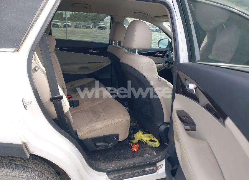 Photo 8 of 2020 Kia Sorento 2.4L LX (VIN 5XYPG4A30LG666591)