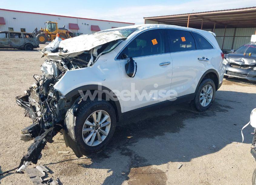 Photo 2 of 2020 Kia Sorento 2.4L L (VIN 5XYPG4A30LG711402)