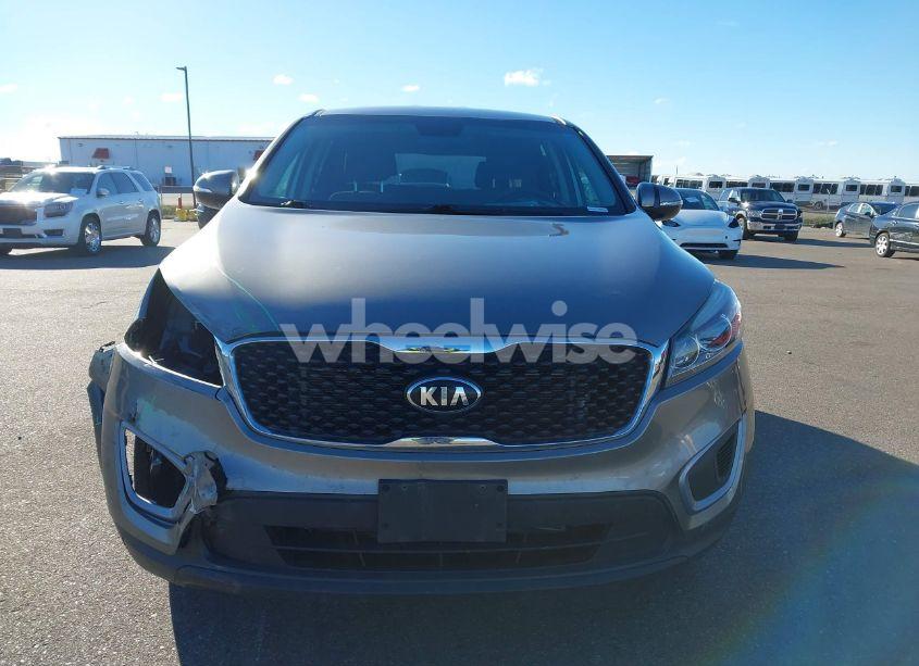 Photo 12 of 2016 Kia Sorento 2.4L L (VIN 5XYPG4A31GG018912)