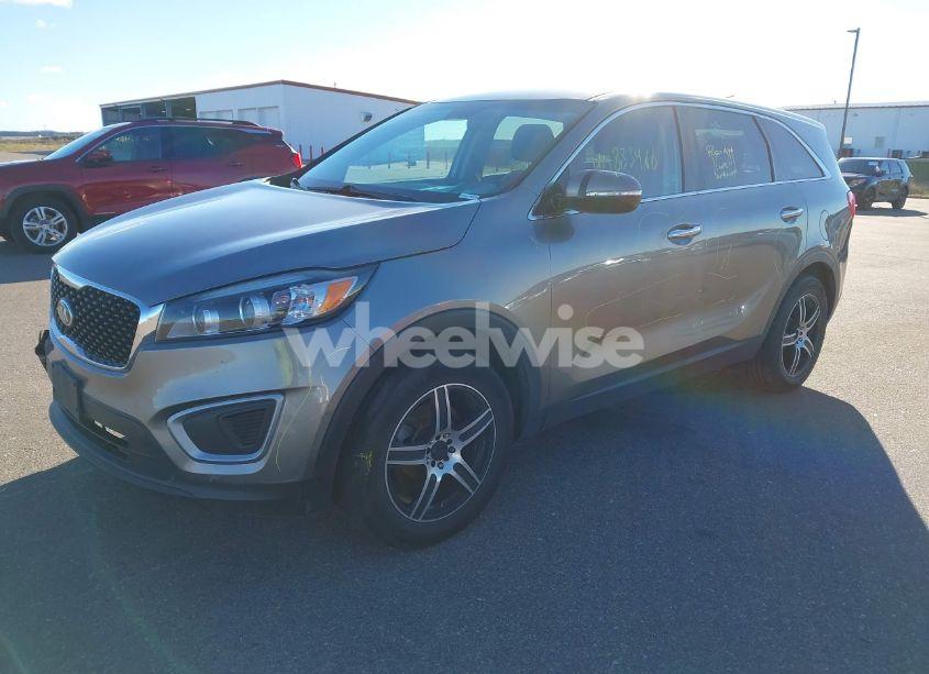 Photo 2 of 2016 Kia Sorento 2.4L L (VIN 5XYPG4A31GG018912)