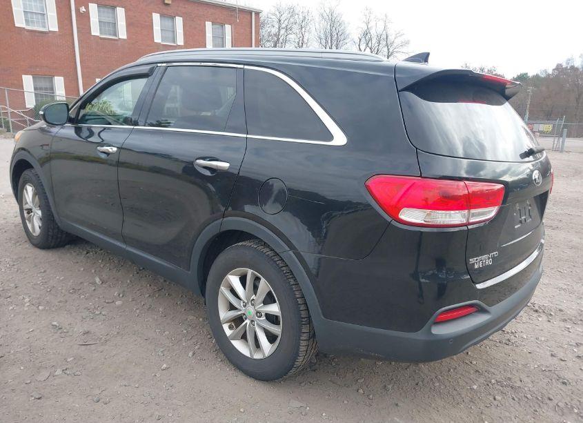 Photo 3 of 2016 Kia Sorento 2.4L LX (VIN 5XYPG4A31GG048203)
