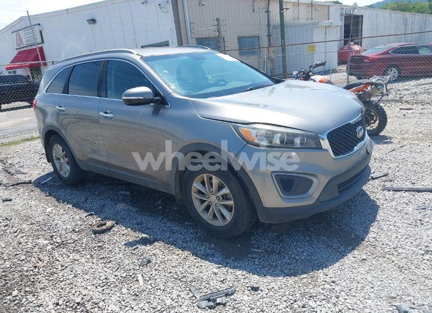 2016 Kia Sorento 2.4L LX (VIN 5XYPG4A31GG074302) main photo